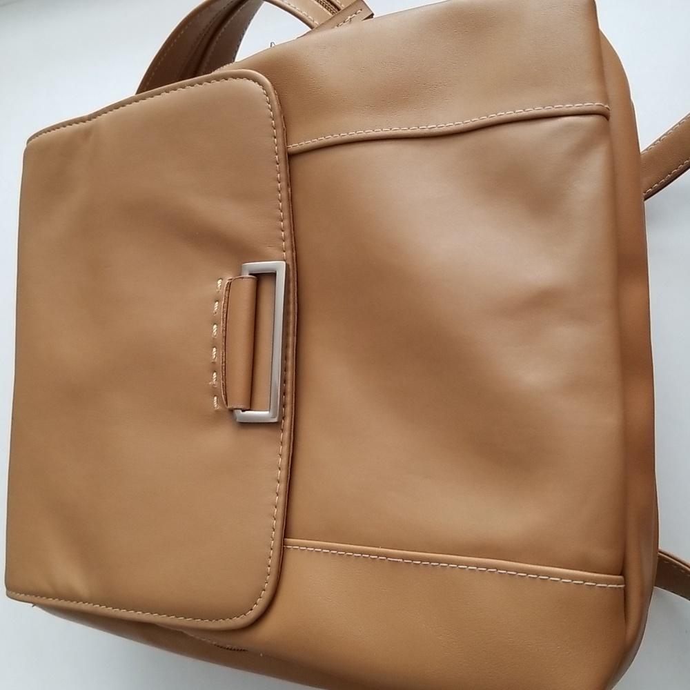 Cherokee Ladies Leather Backpack - Picture 9 of 13